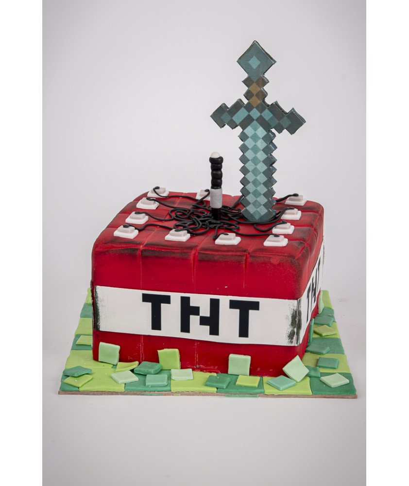 Bolo Minecraft TNT e Espada de Diamante