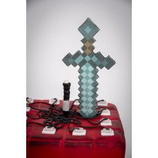 Bolo Minecraft TNT e Espada de Diamante