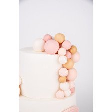 Bolo Bolinhas e Arco Íris