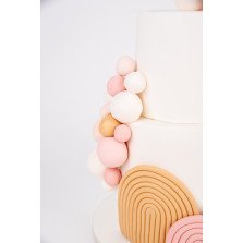 Bolo Bolinhas e Arco Íris