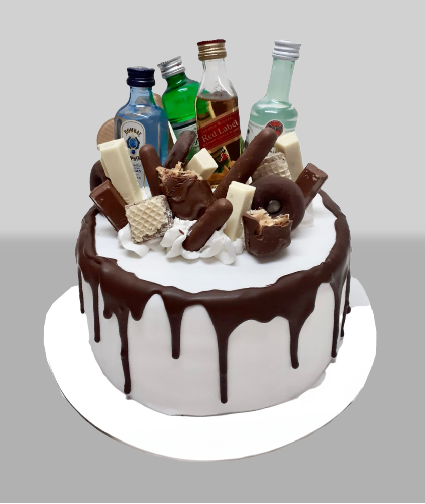 Bolo com Chocolates e Garrafinhas