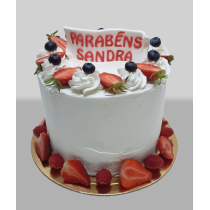 Bolo Branco com Frutos...