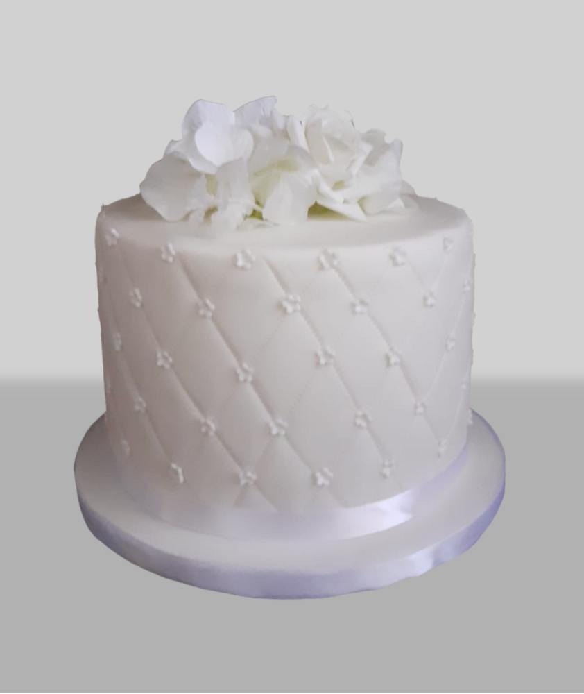 Bolo Branco com Flores