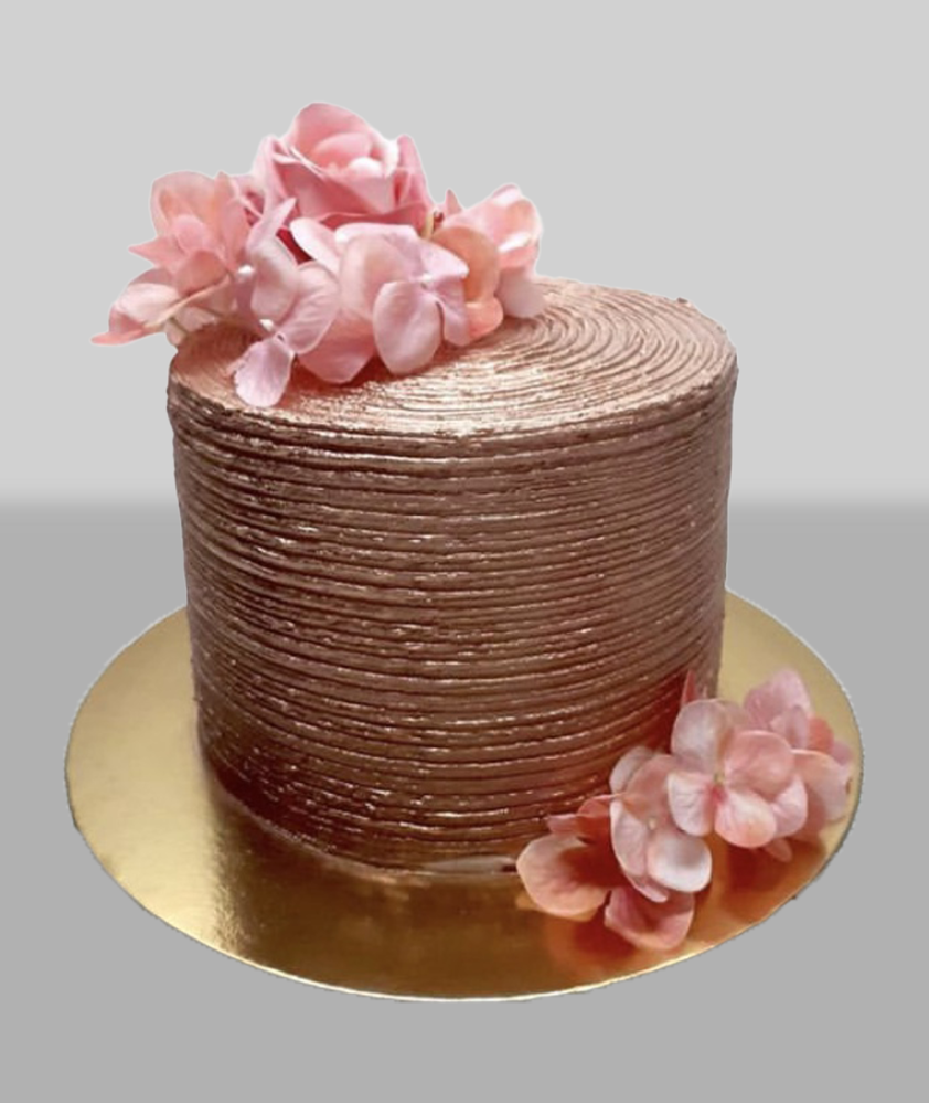 Bolo Castanho com Flores