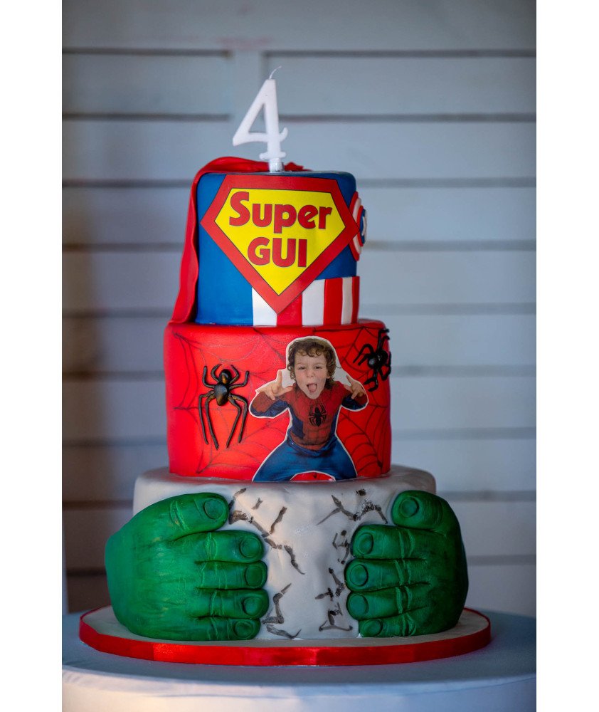 Bolo Super Heróis Hulk, Homem Aranha e Capitão América