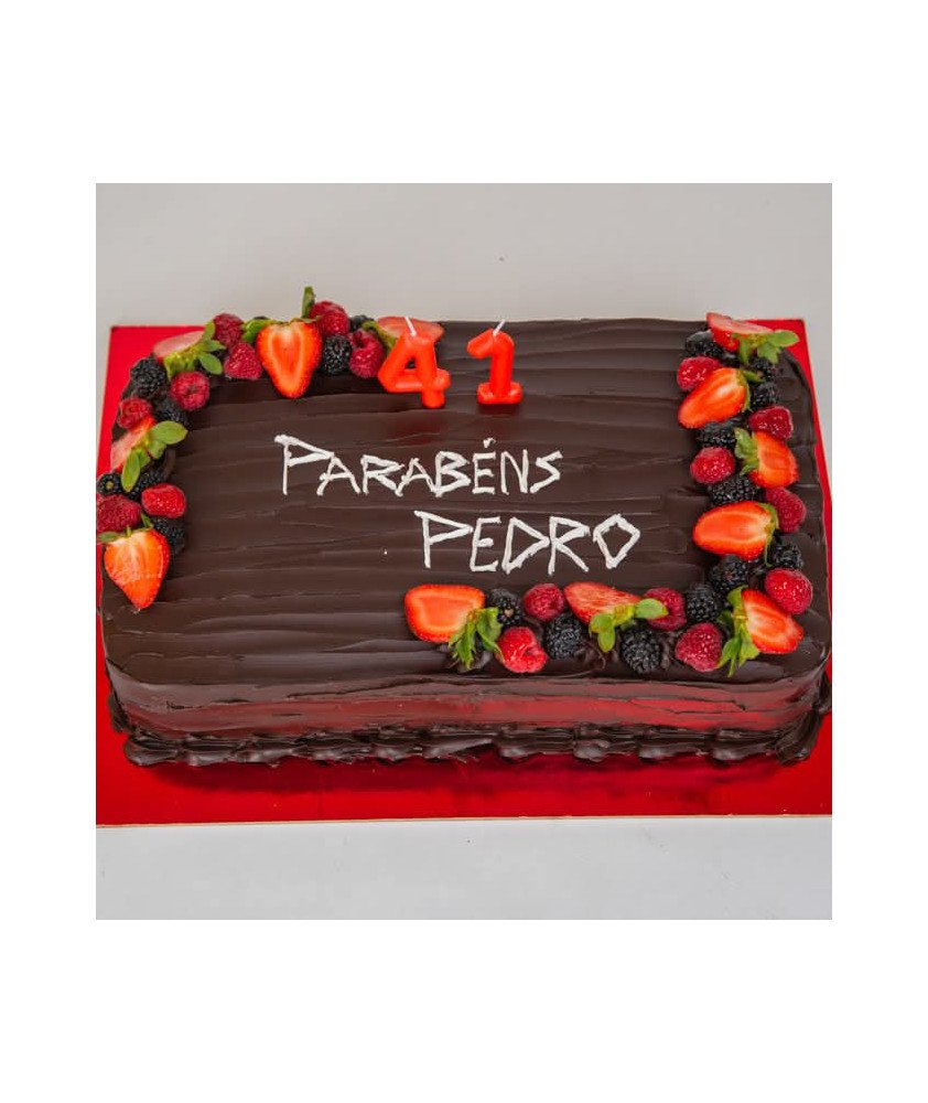 Bolo Retangular Chocolate e Frutos Vermelhos