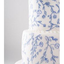 Bolo com flores pintadas